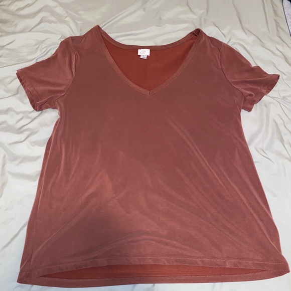 Dusty maroon v-neck - Picture 1 of 2
